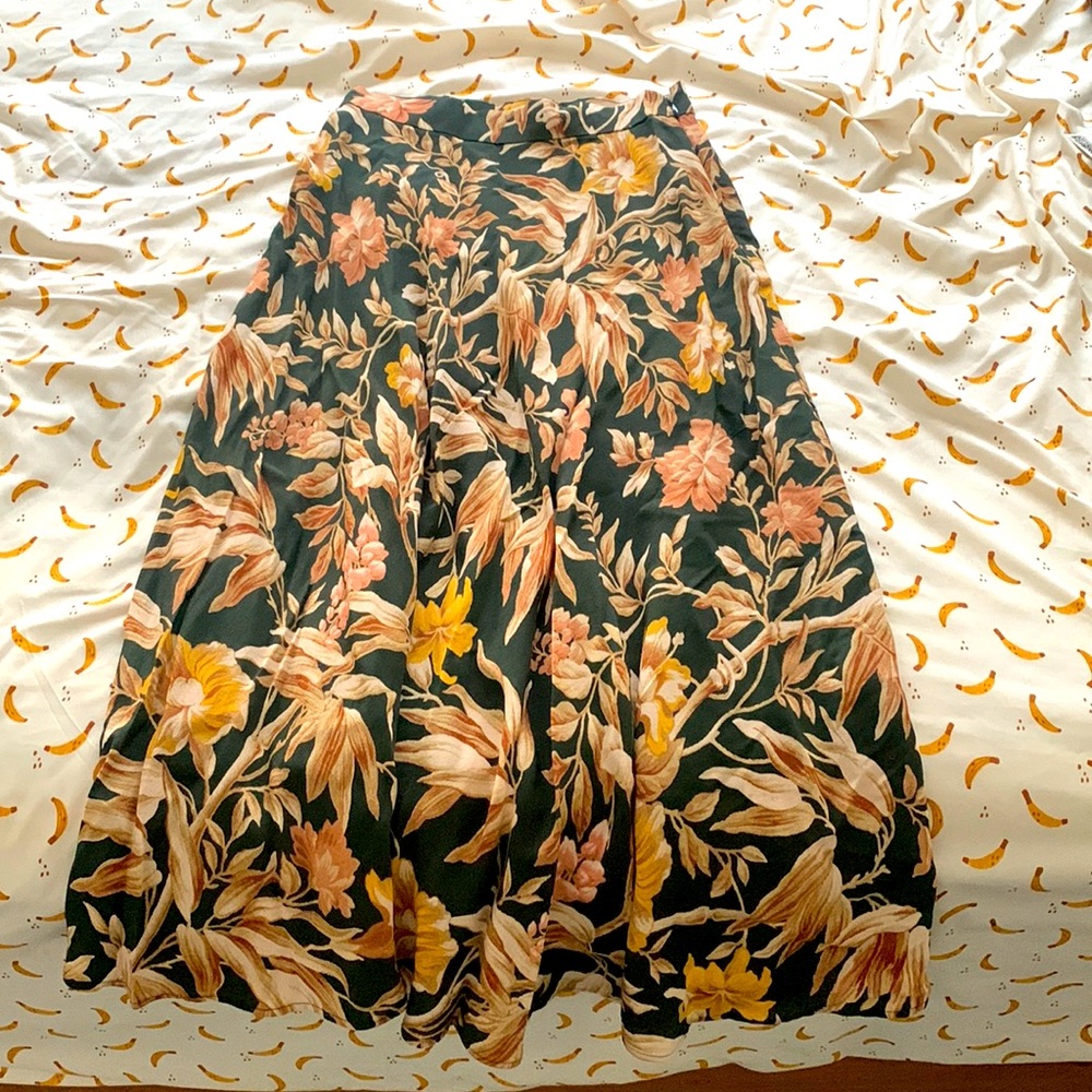 H&M skirt, never worn, flowing style.